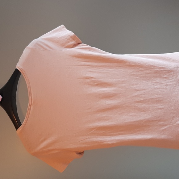 H & M Short sleeve t-shirt. Medium Tanish/pinkish colour. Round … - Picture 2 of 7